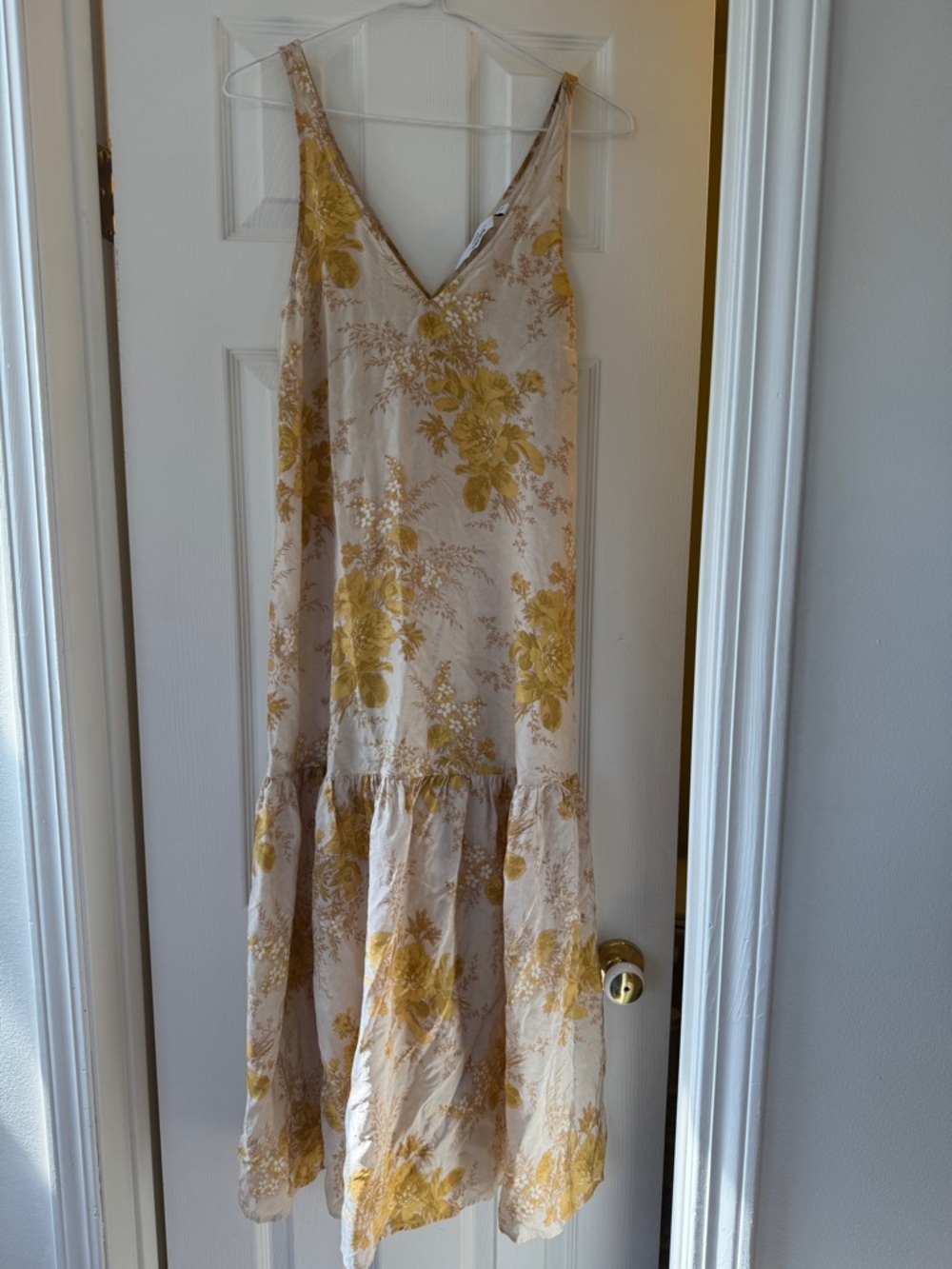 Sleeveless V-Neck Floral Maxi Dress in Yellow and Cream